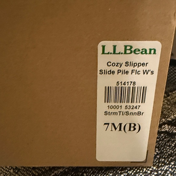 L.L.Bean Cozy Fleece Slippers - Picture 2 of 4